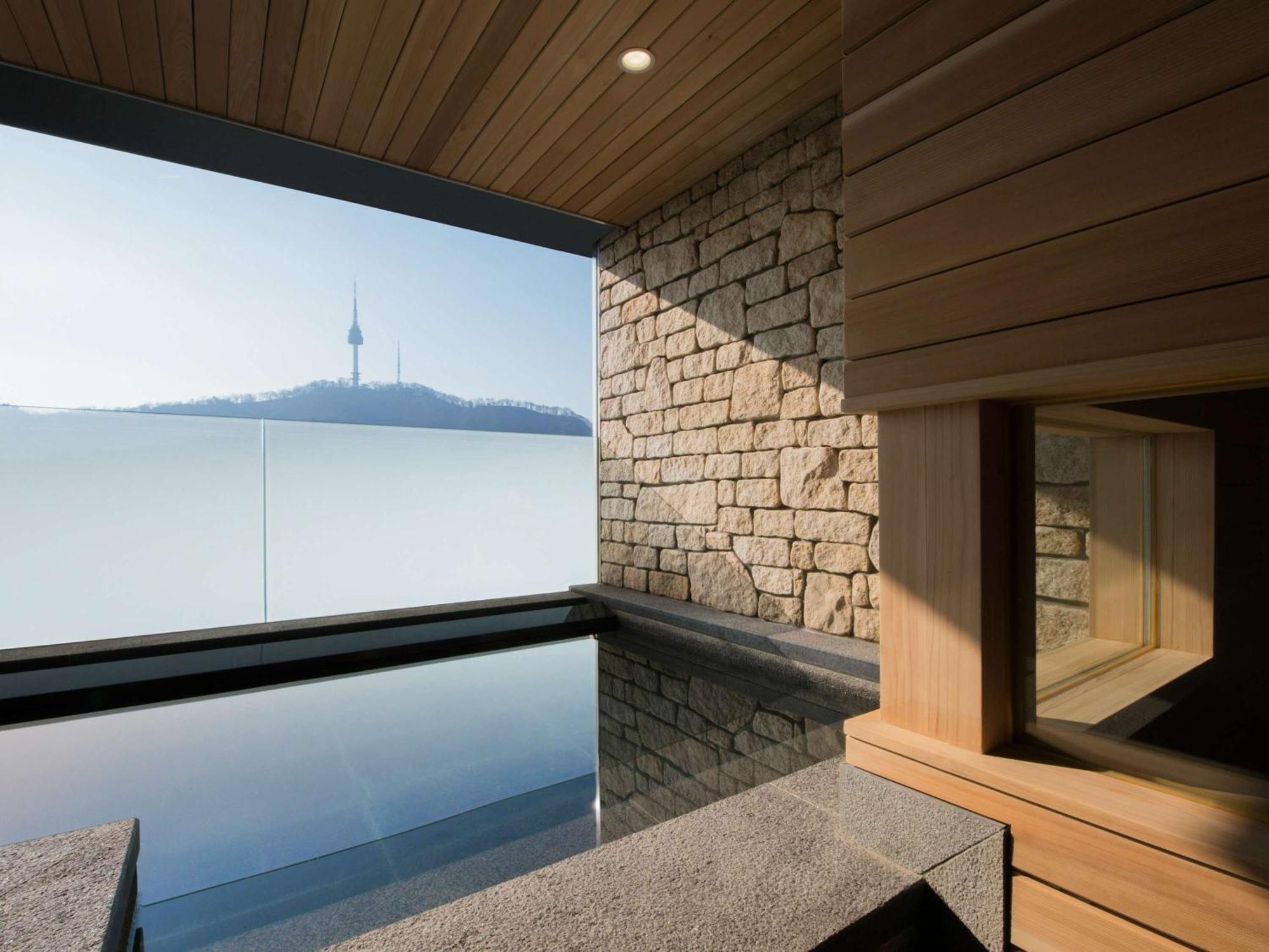 Ibis Styles Ambassador Seoul Myeong-Dong Hotel Exterior foto