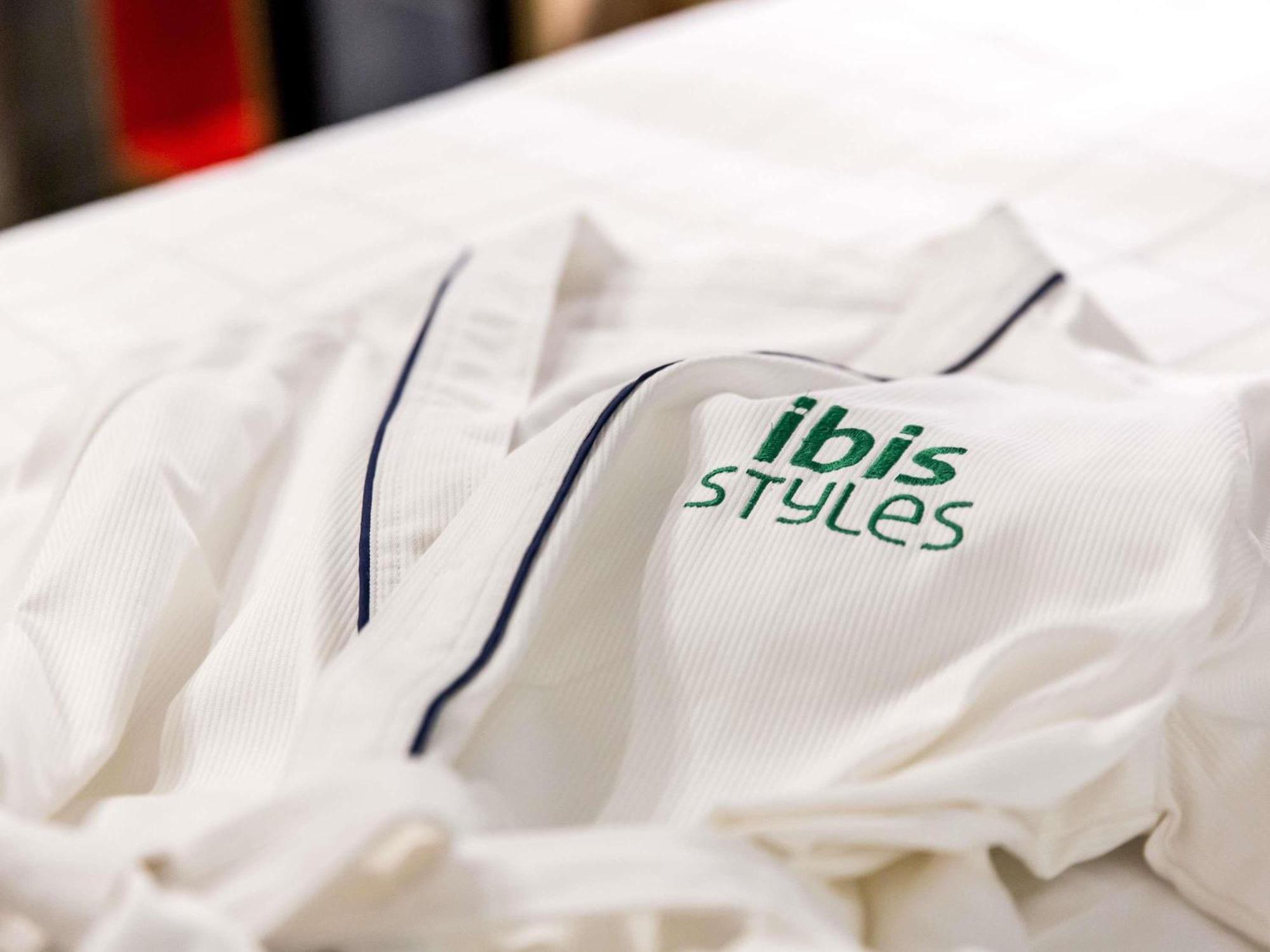 Ibis Styles Ambassador Seoul Myeong-Dong Hotel Exterior foto
