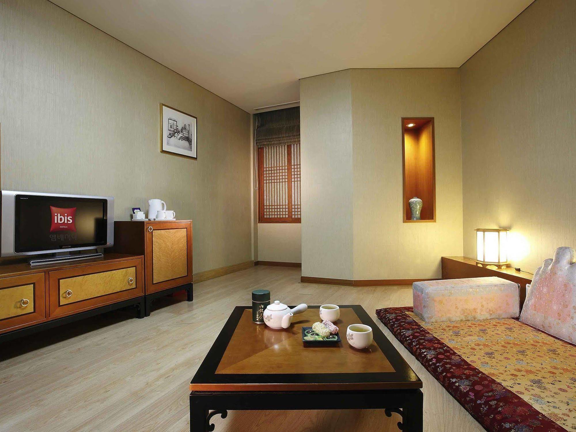 Ibis Styles Ambassador Seoul Myeong-Dong Hotel Exterior foto